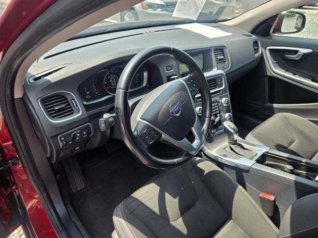 Used 2015 Volvo V60 T5 FWD image 13