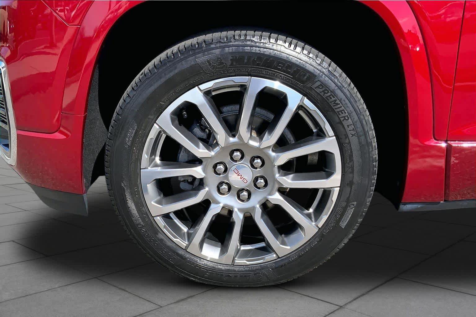 Used 2020 GMC Acadia Denali AWD/4WD image 11