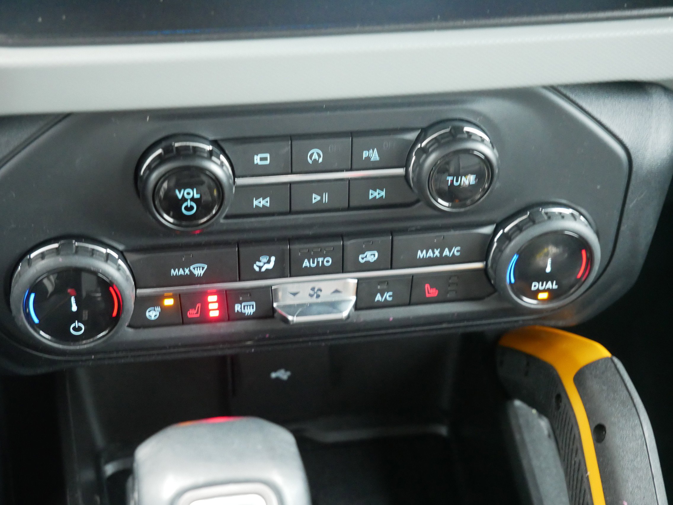 Used 2022 Ford Bronco Badlands image 27