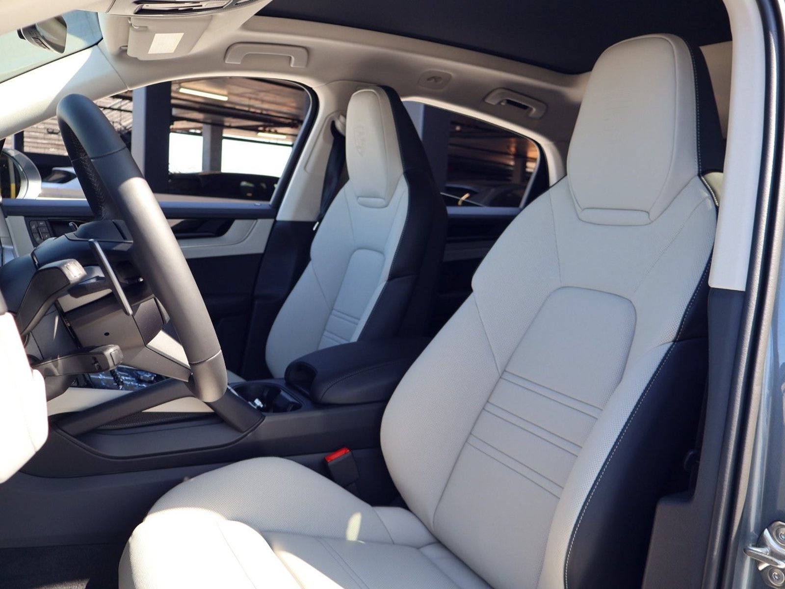 New 2026 Porsche Cayenne Coupe AWD/4WD image 5