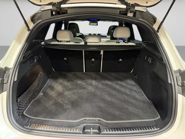 Used 2023 Mercedes-Benz GLC 300 4MATIC image 29