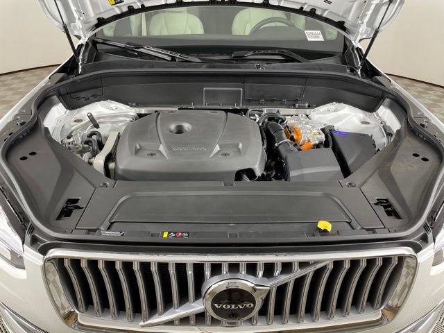 Certified 2025 Volvo XC90 T8 Plus w/ Protection Package Premier AWD/4WD image 44
