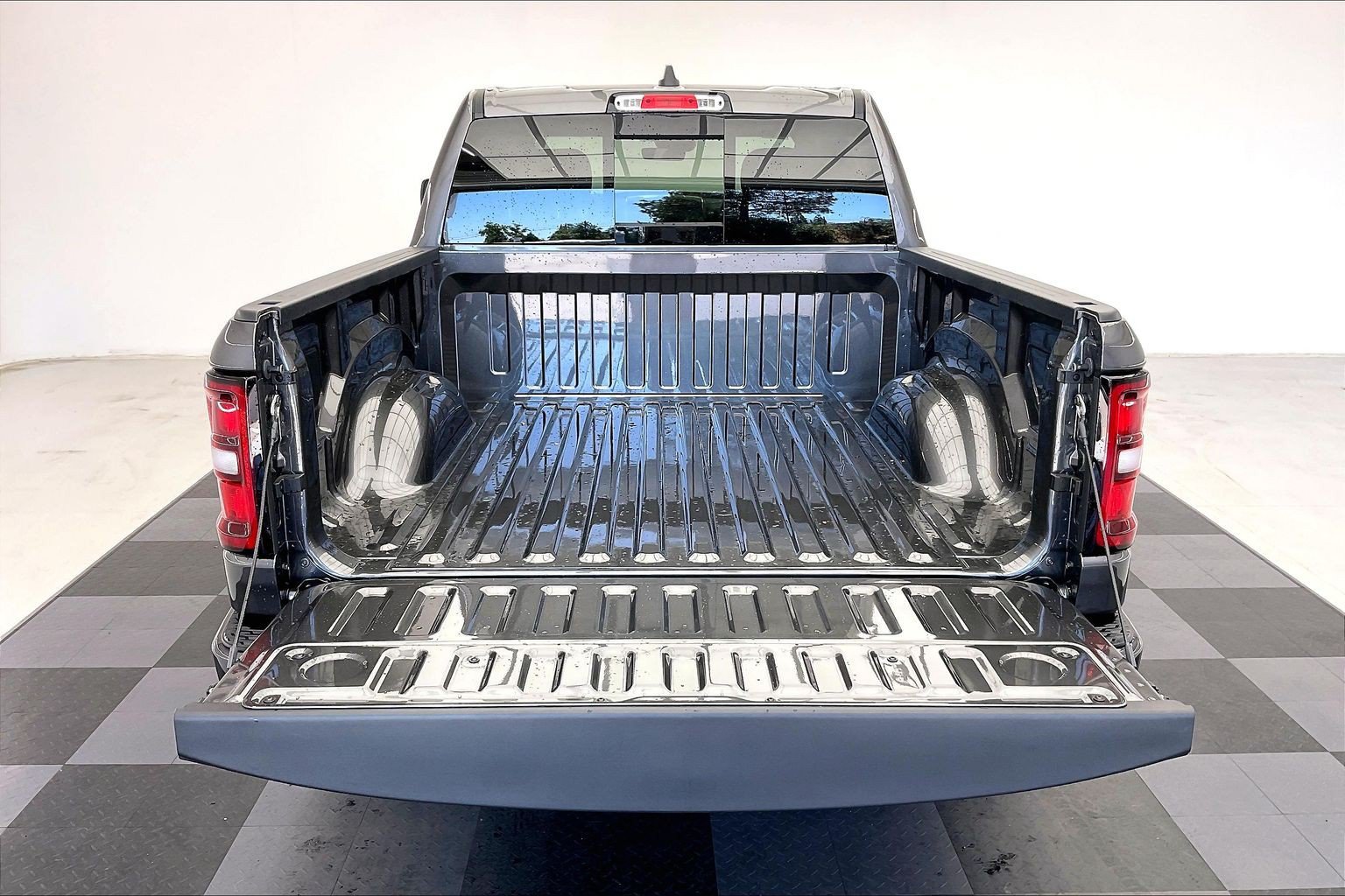 New 2026 RAM 1500 Express AWD/4WD image 11