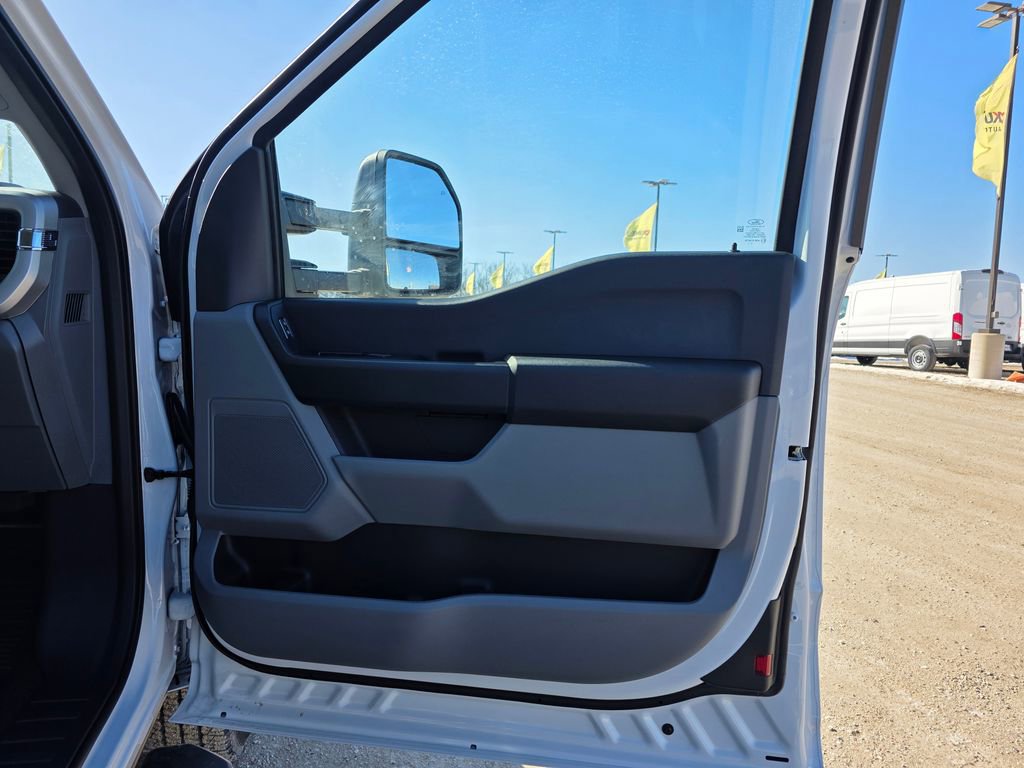 New 2026 Ford F550 4x4 Supercab Super Duty image 16
