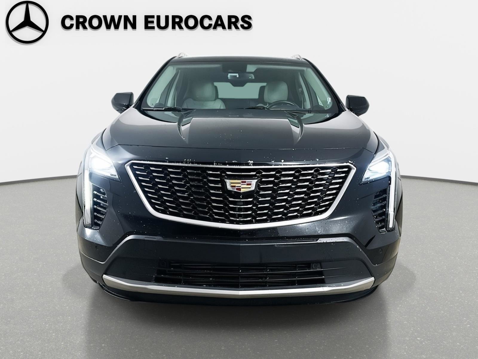 Used 2020 Cadillac XT4 Premium Luxury w/ Technology Package image 2