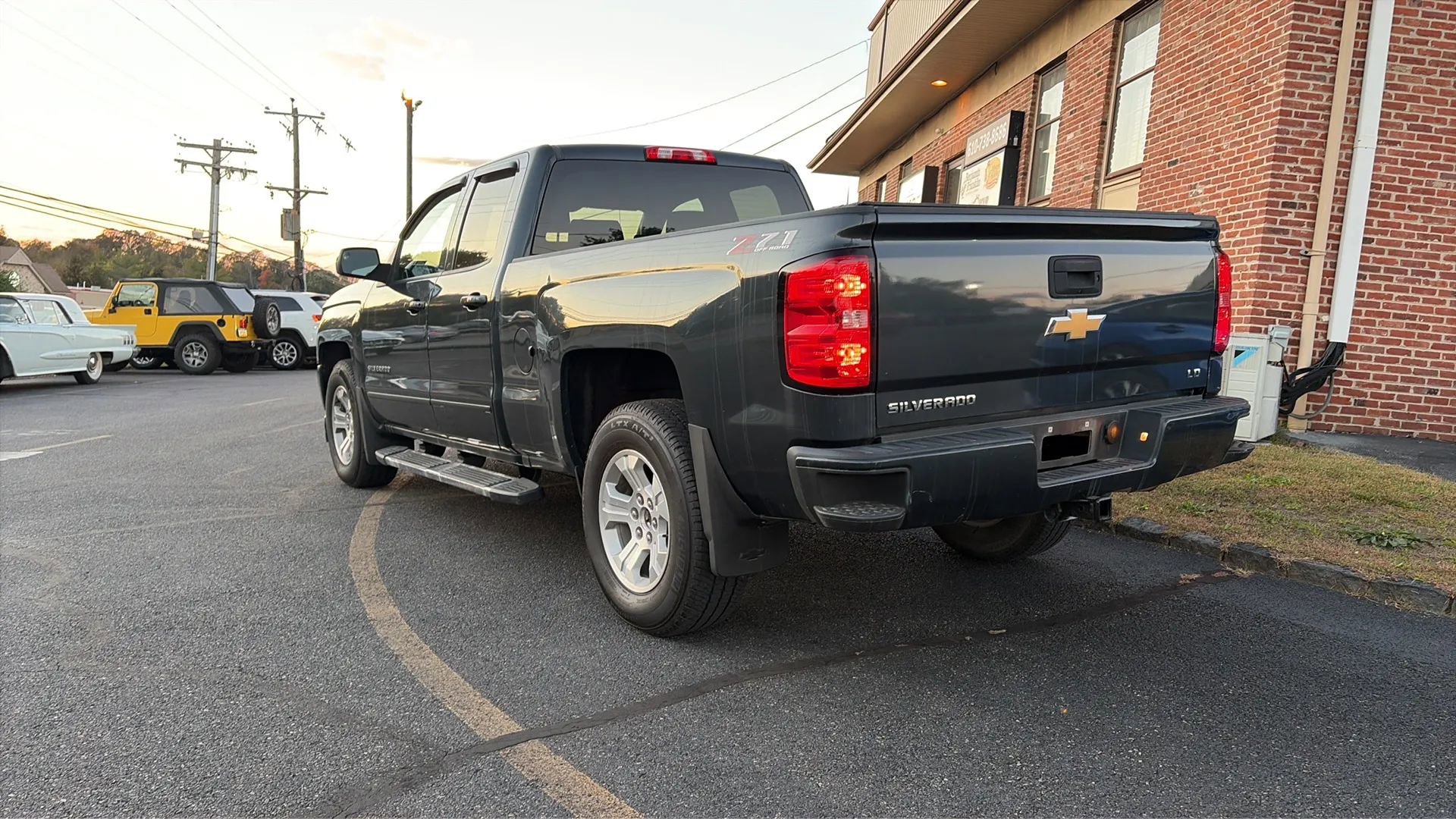 Used 2019 Chevrolet Silverado 1500 LT w/ All Star Edition image 7
