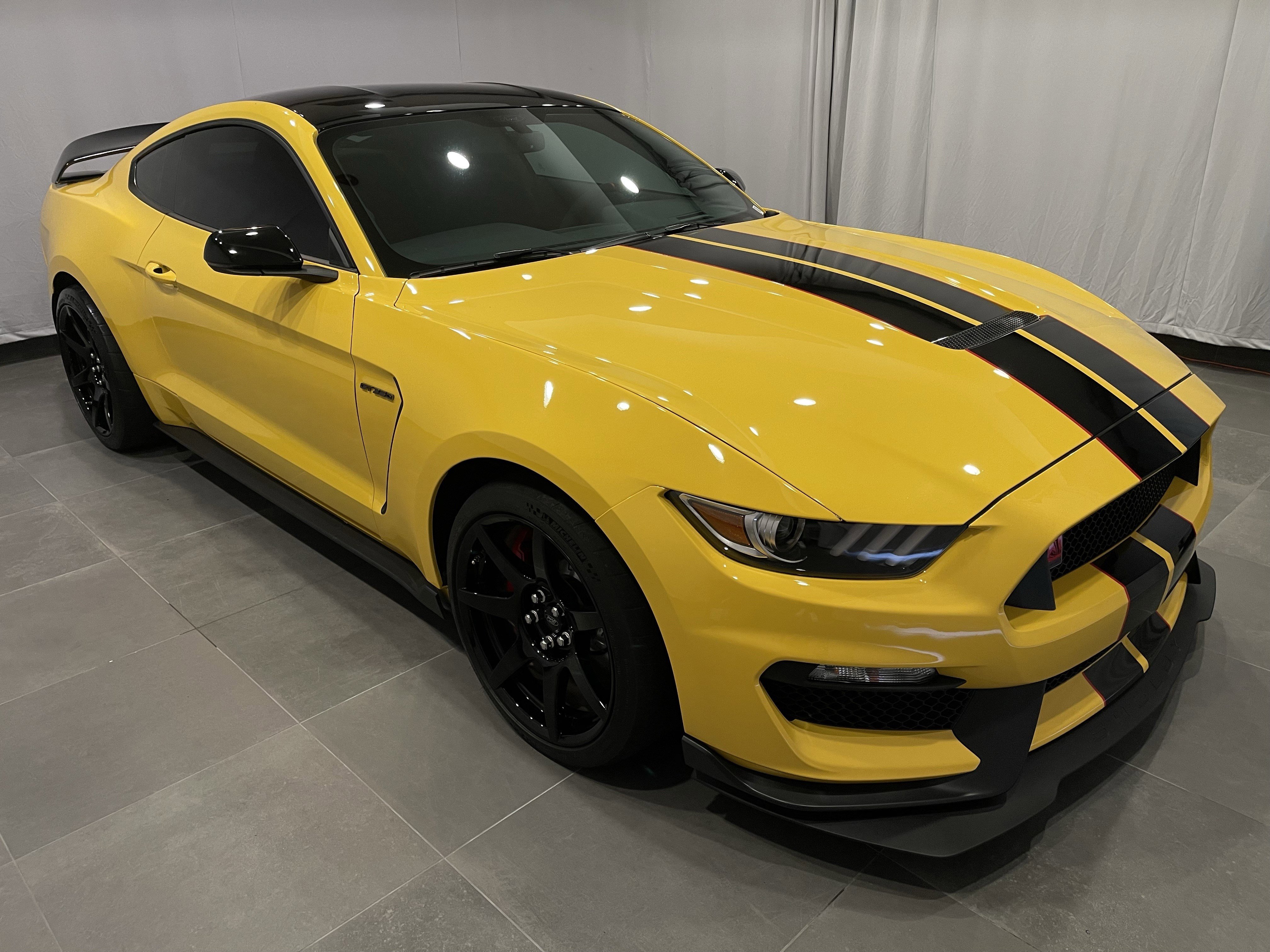 Used 2017 Ford Mustang Shelby GT350R w/ GT350R Equipment Group 920A image 3