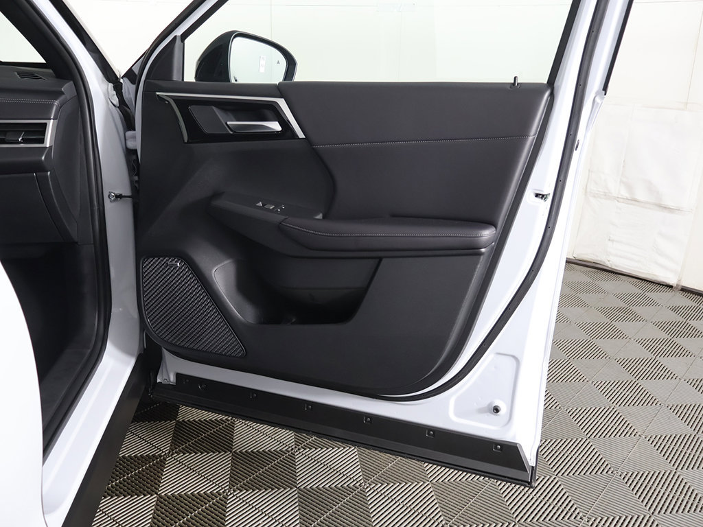 New 2026 Mitsubishi Outlander LE AWD/4WD image 23