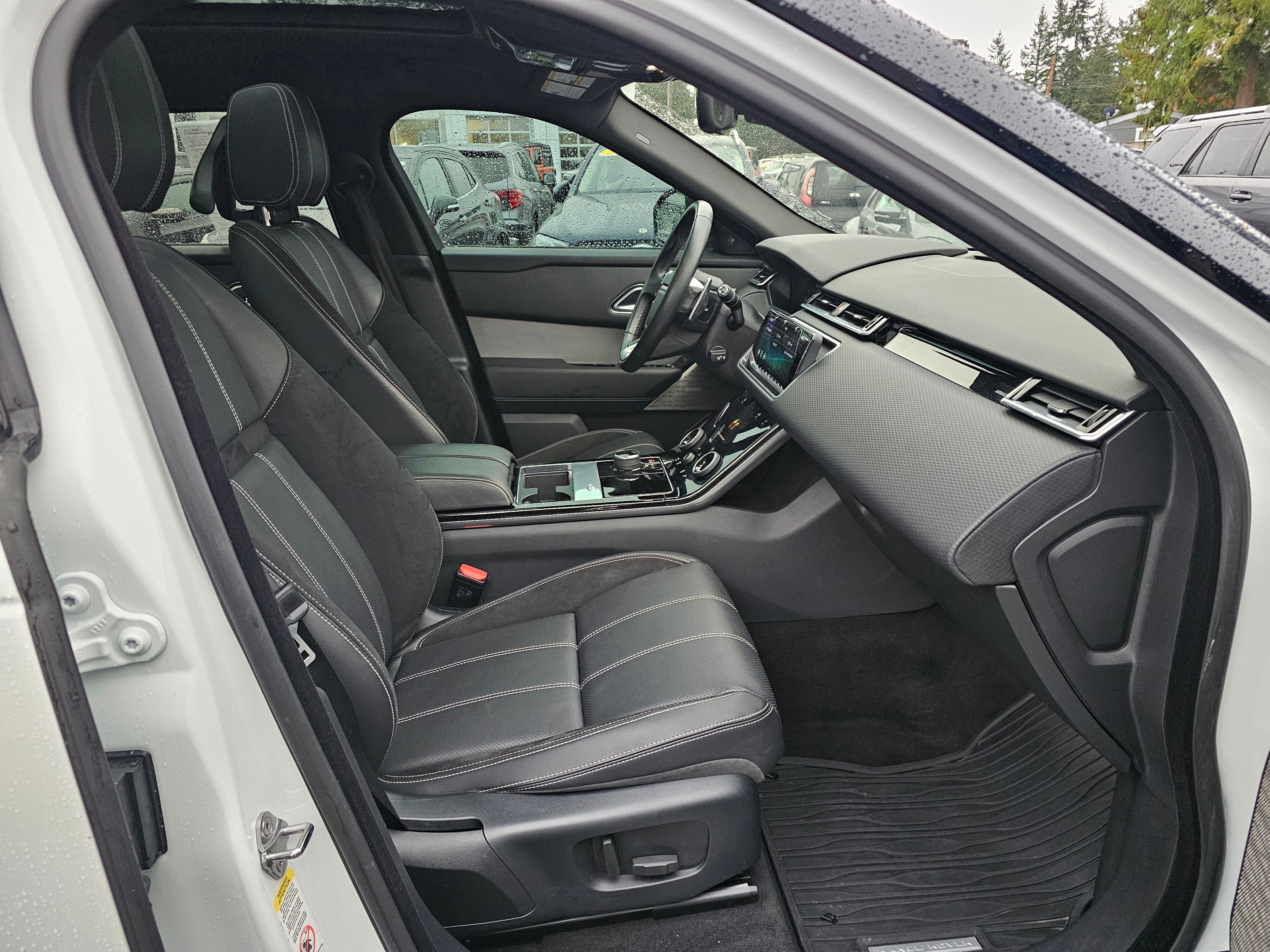 Used 2019 Land Rover Range Rover Velar R-Dynamic SE image 11