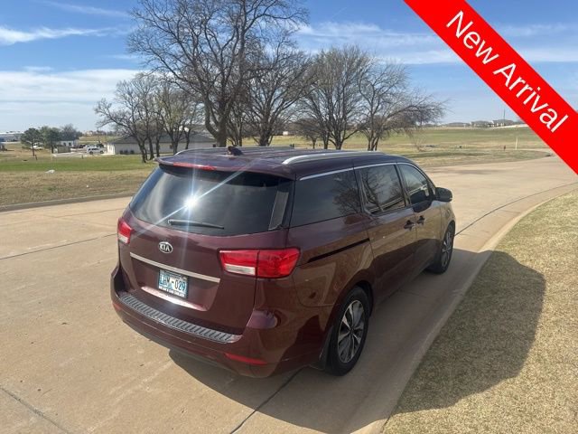 Used 2015 Kia Sedona SX image 3