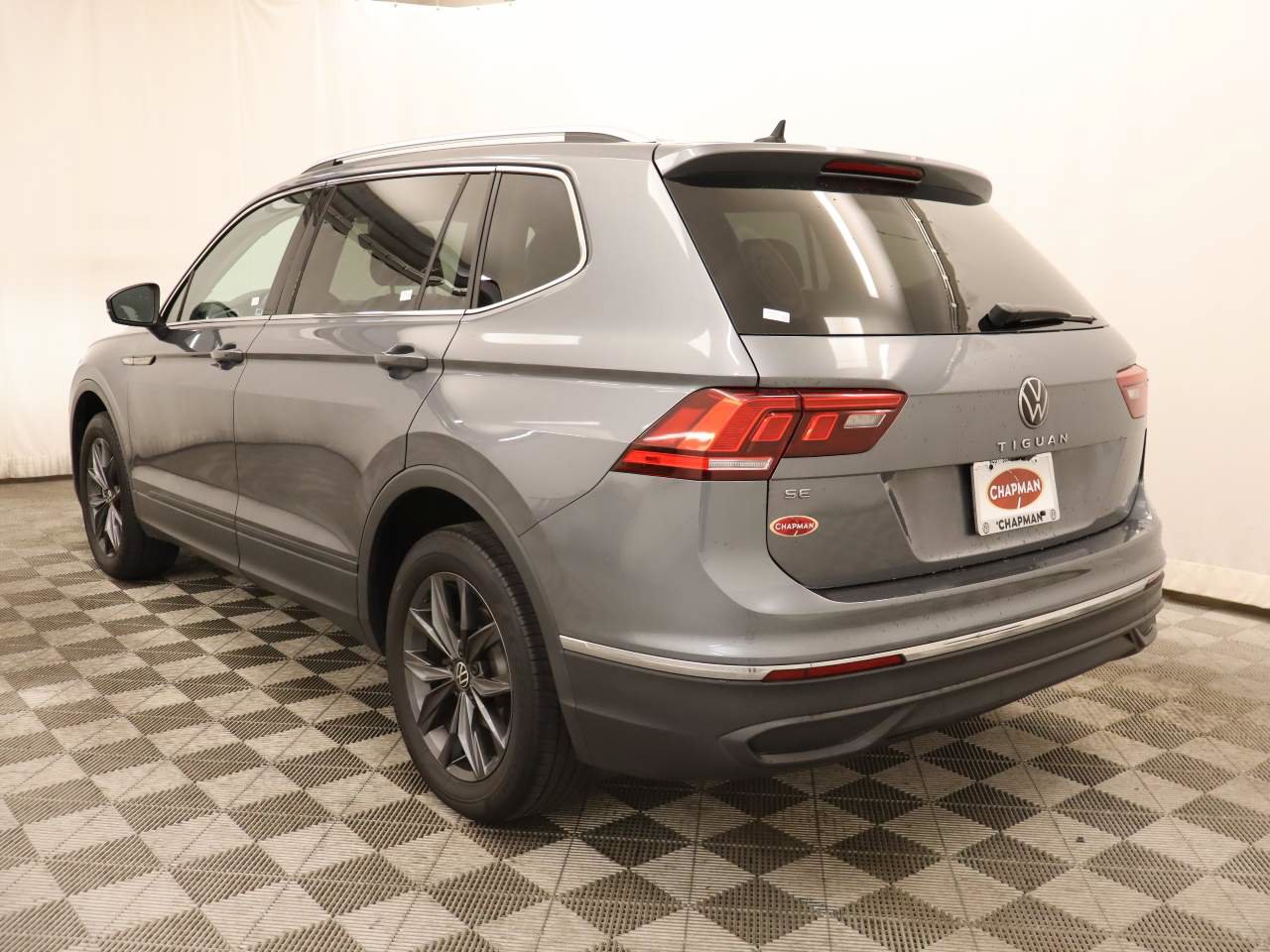 Certified 2023 Volkswagen Tiguan SE FWD image 3