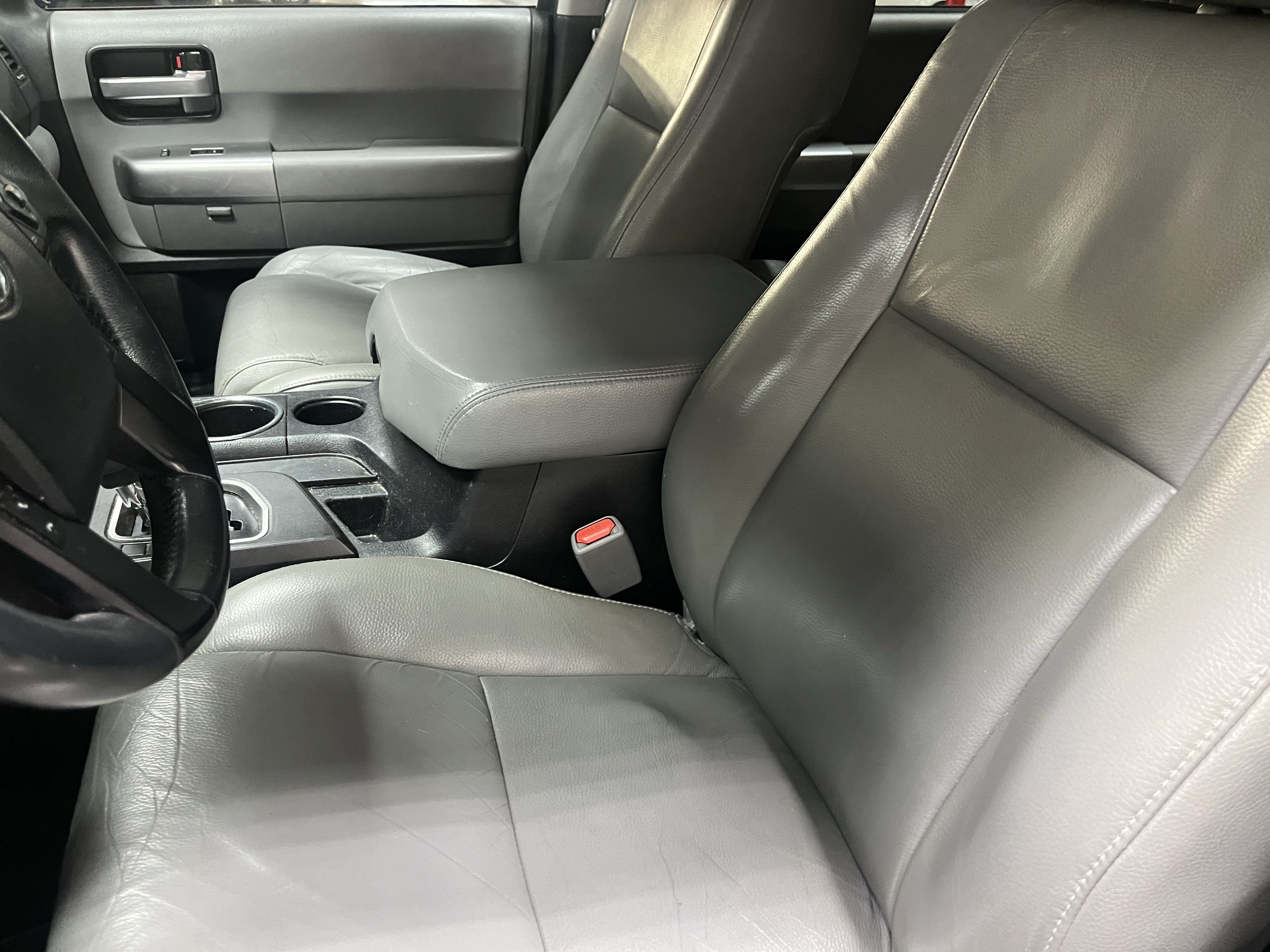 Used 2018 Toyota Sequoia Limited w/ Safety & Convenience Package AWD/4WD image 8