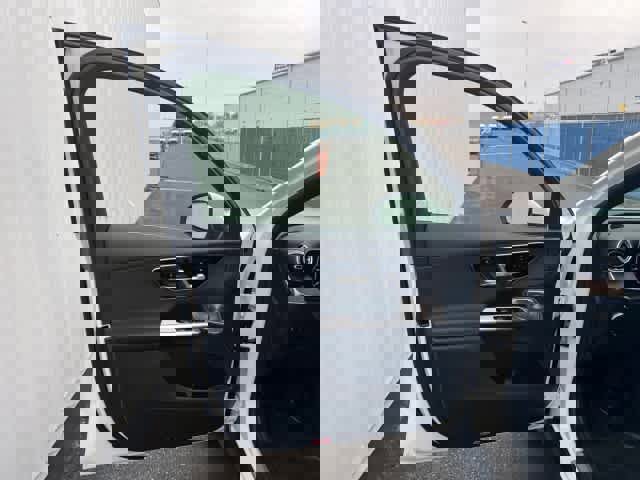 Used 2026 Mercedes-Benz GLC 300 image 14