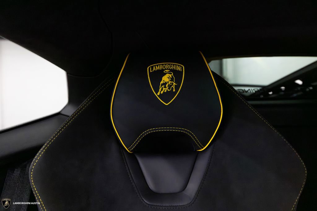 Used 2022 Lamborghini Huracan EVO RWD image 36
