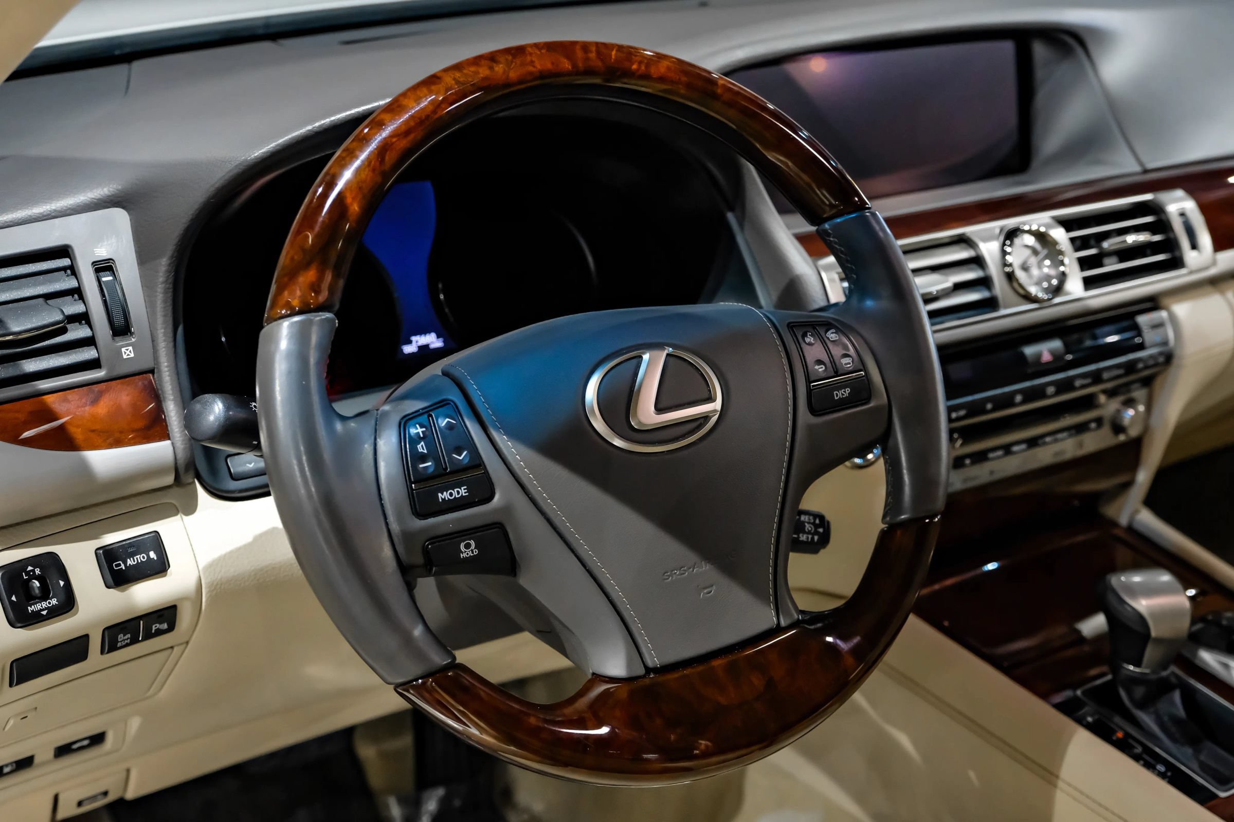 Used 2015 Lexus LS 460 L RWD image 13