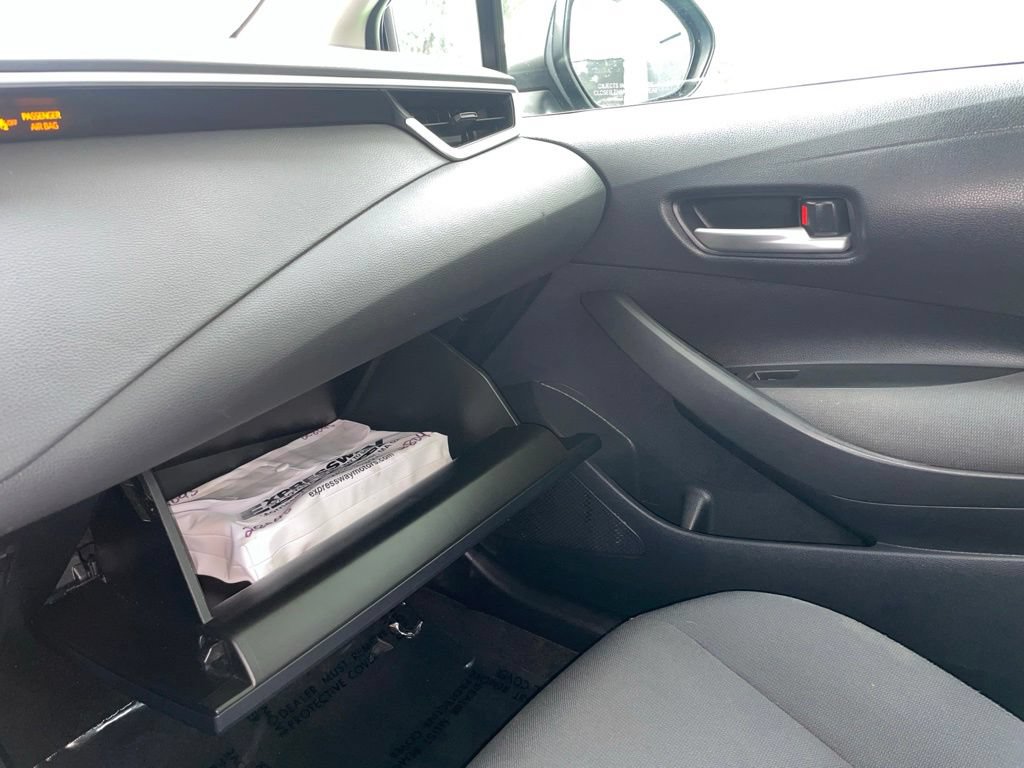 Used 2020 Toyota Corolla LE FWD image 26