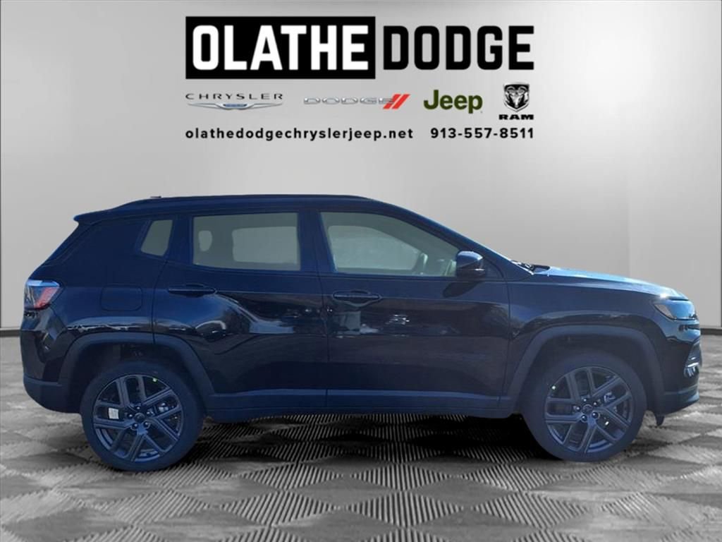 New 2026 Jeep Compass Latitude image 26