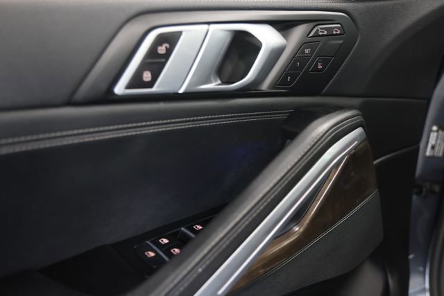 Used 2021 BMW X6 xDrive40i w/ M Sport Package AWD/4WD image 25