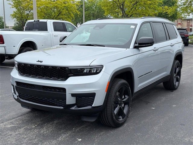 New 2025 Jeep Grand Cherokee L Altitude image 10