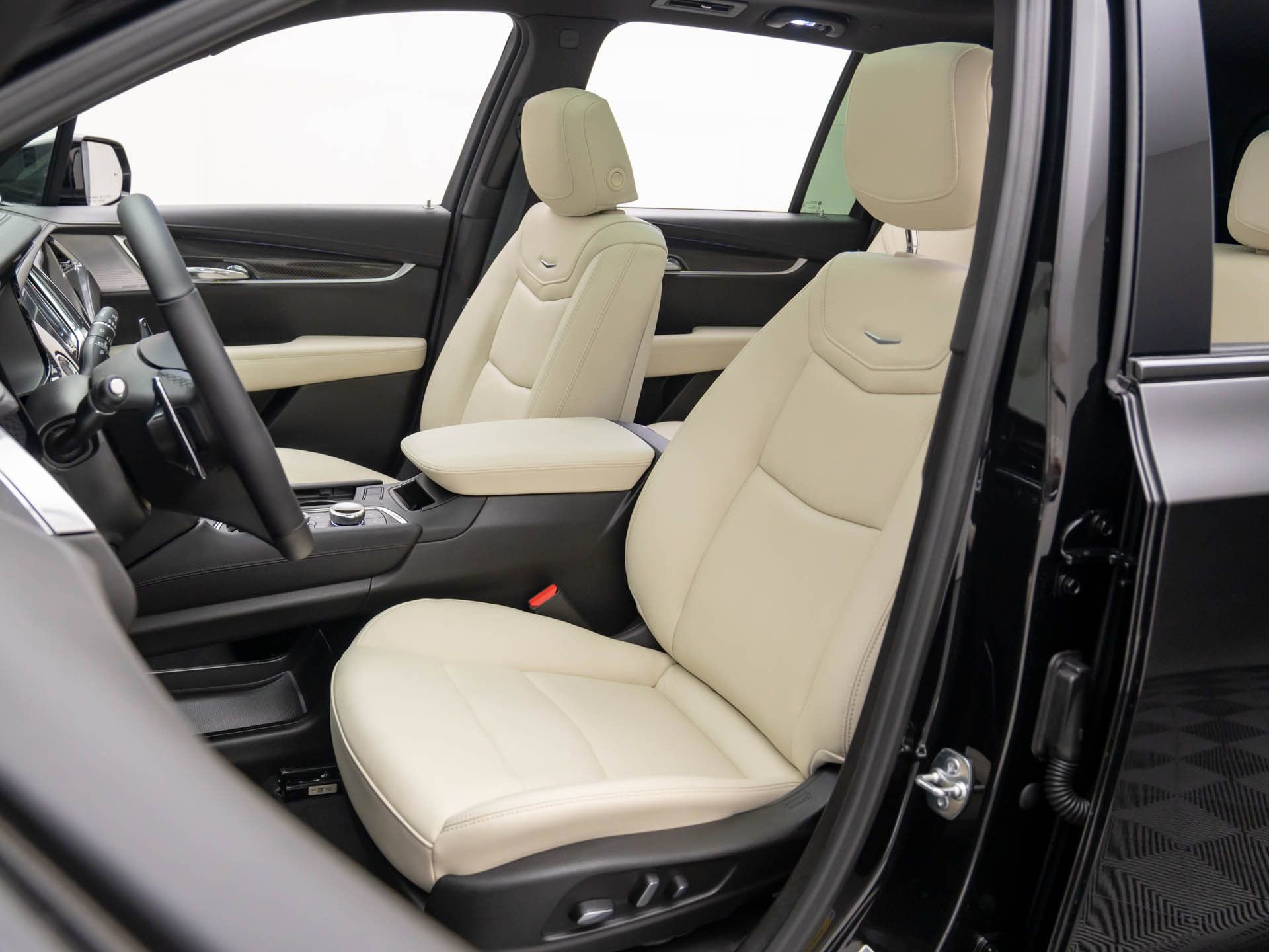 New 2025 Cadillac XT6 Sport image 17