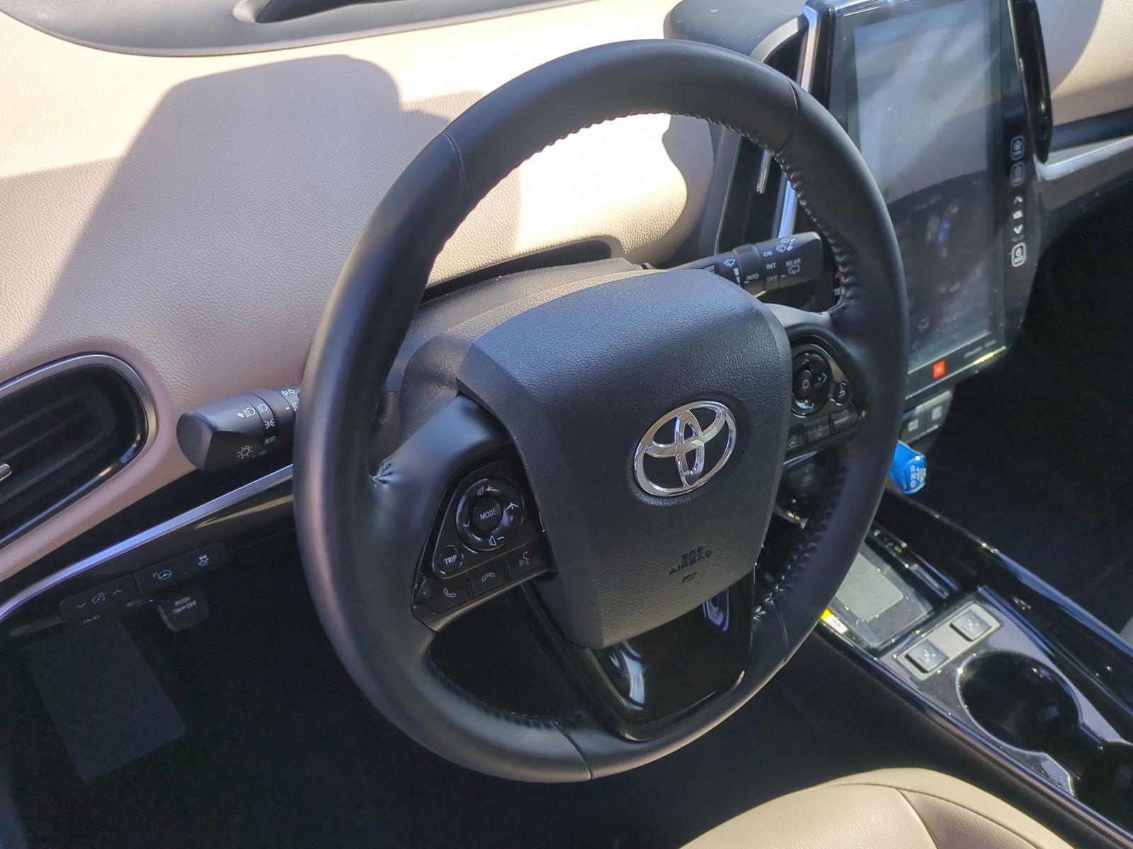 Used 2022 Toyota Prius Limited image 17