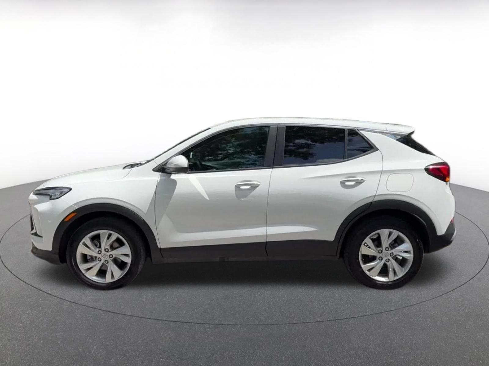 Used 2025 Buick Encore GX Preferred FWD image 9