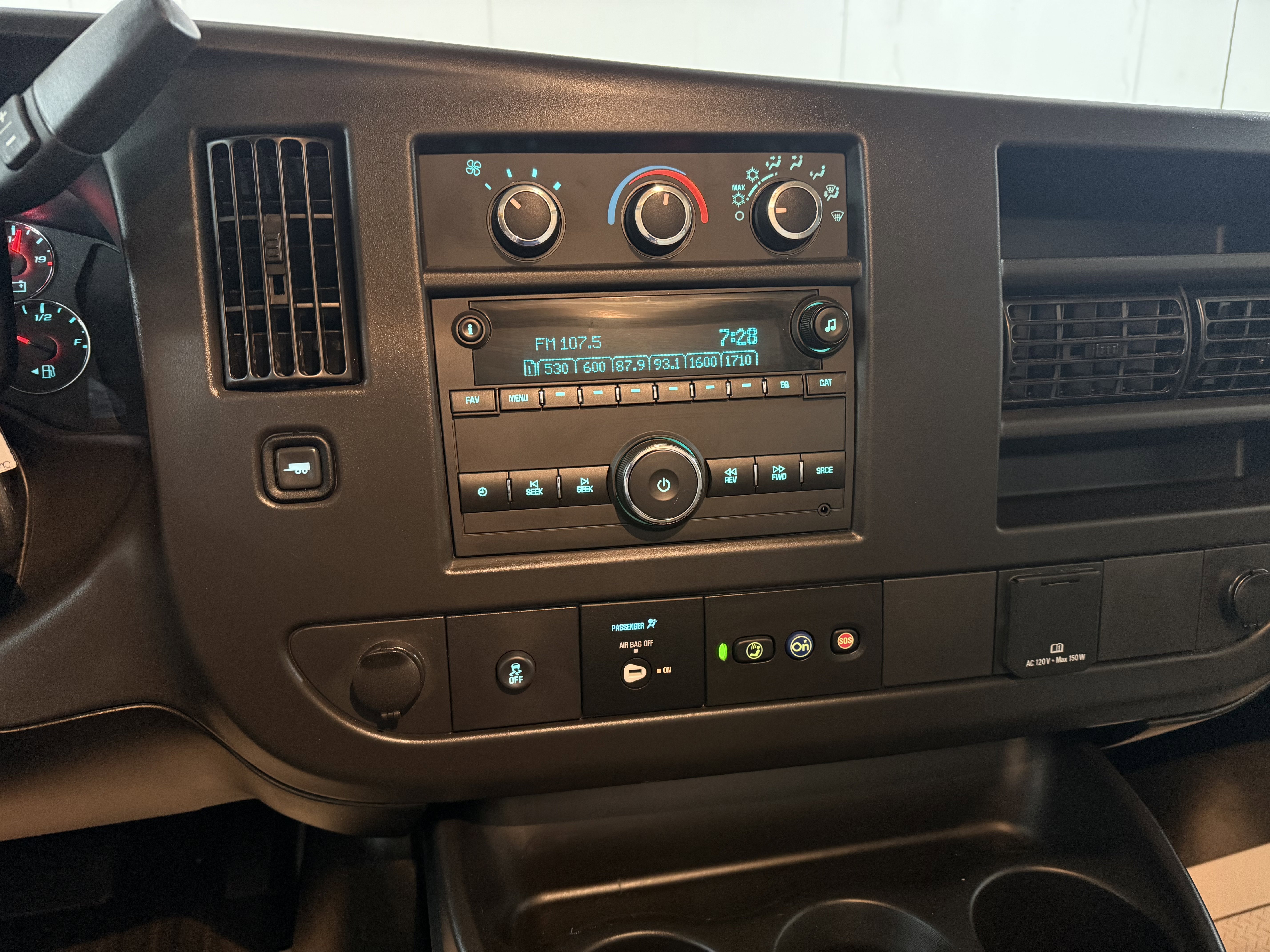 New 2024 GMC Savana 3500 w/ Power Convenience Package image 22