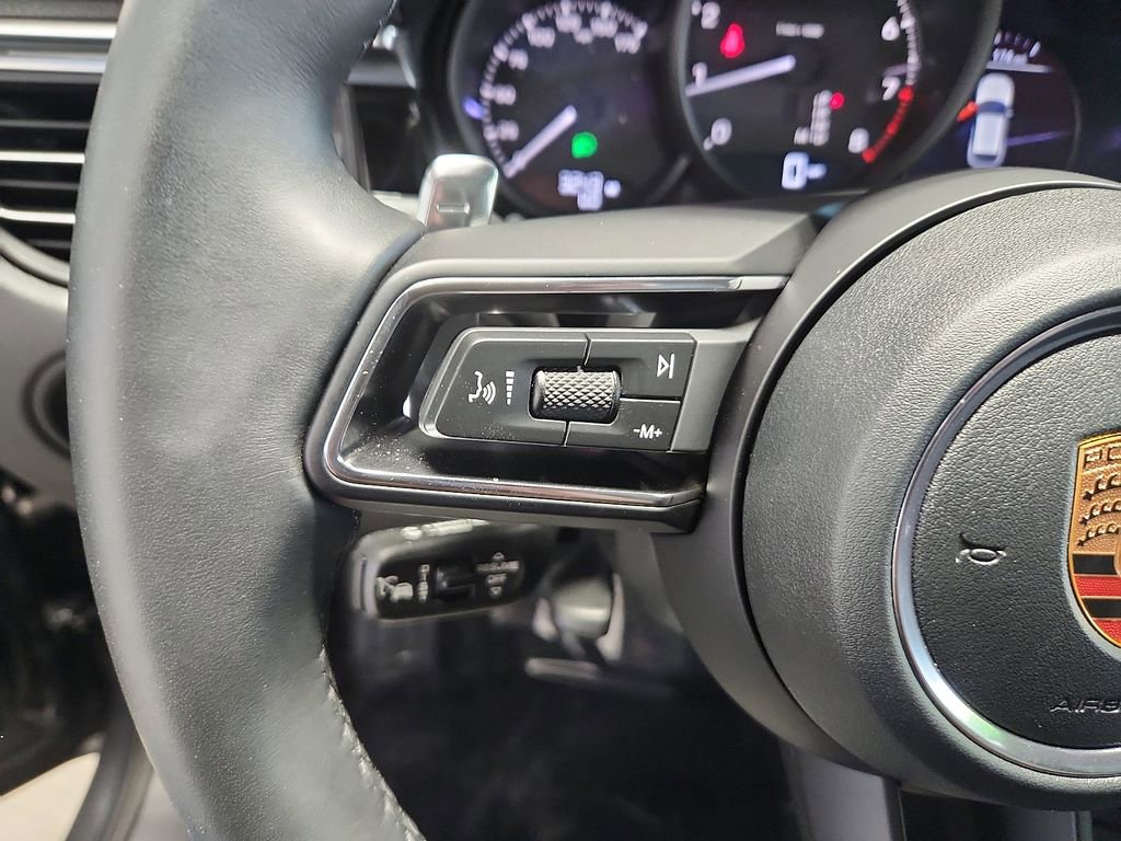 Certified 2026 Porsche Macan AWD/4WD image 21