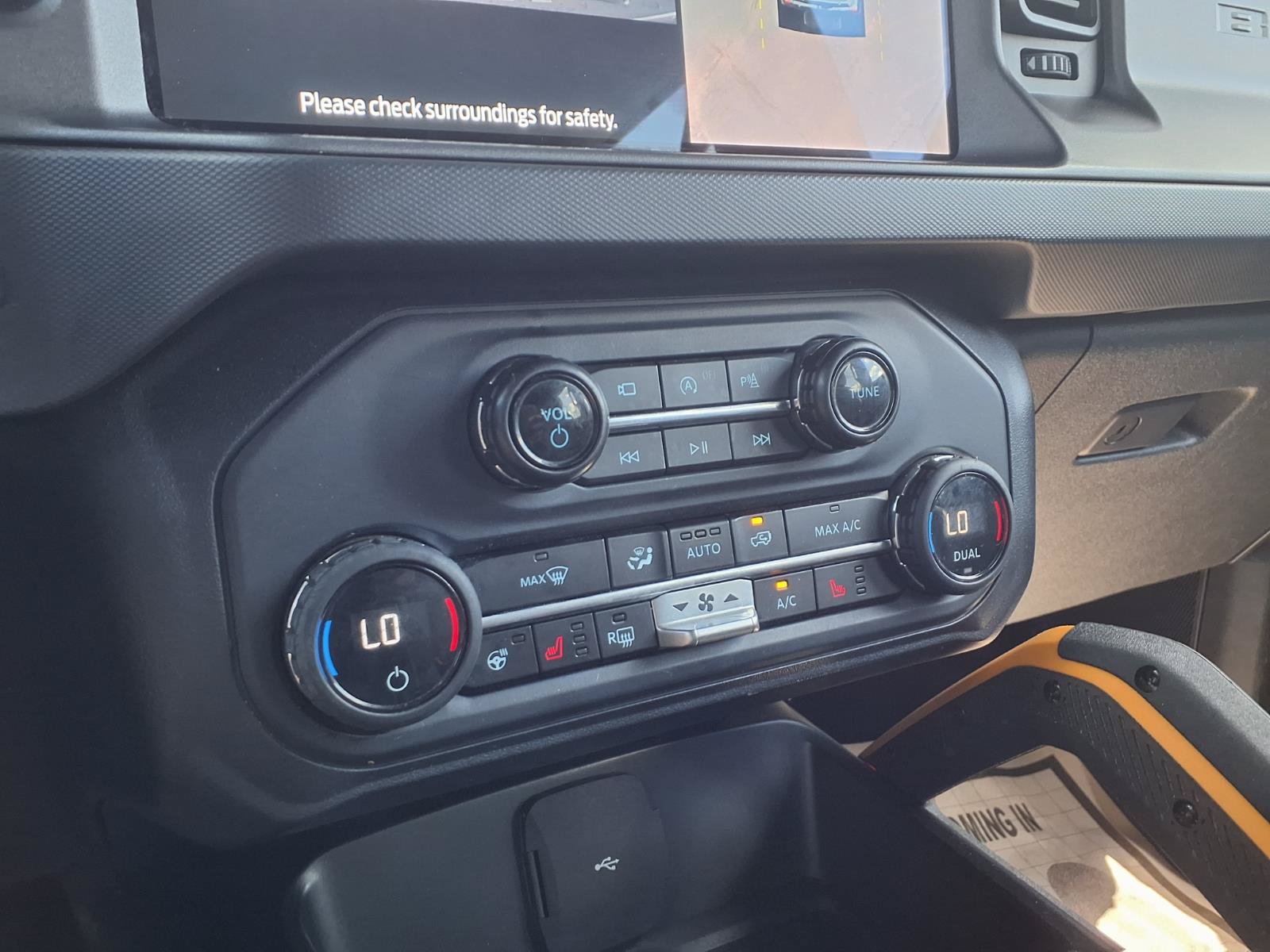 Used 2024 Ford Bronco Badlands AWD/4WD image 7