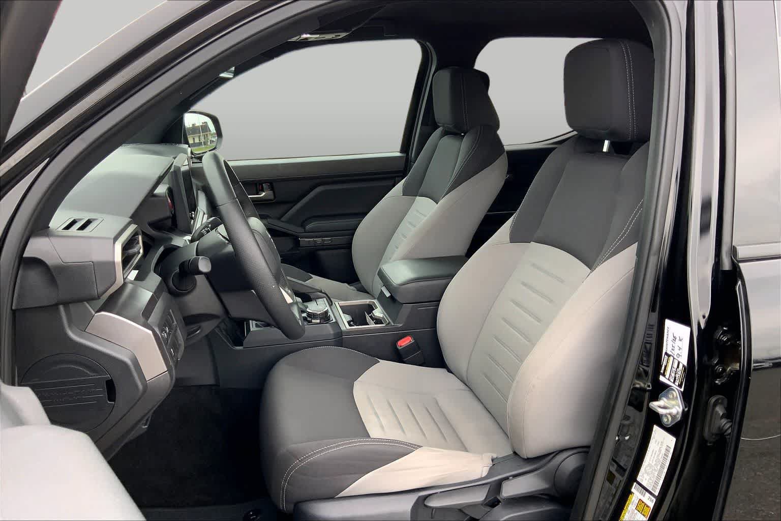 Used 2025 Toyota Tacoma TRD Sport AWD/4WD image 8