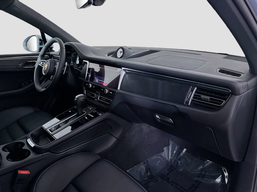 New 2026 Porsche Macan GTS AWD/4WD image 32