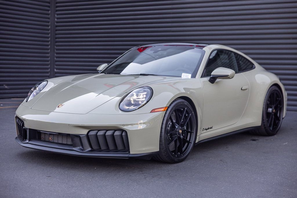 Certified 2026 Porsche 911 Carrera GTS RWD image 1