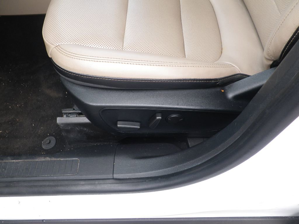 Used 2021 Ford Escape SEL w/ Technology Package image 11