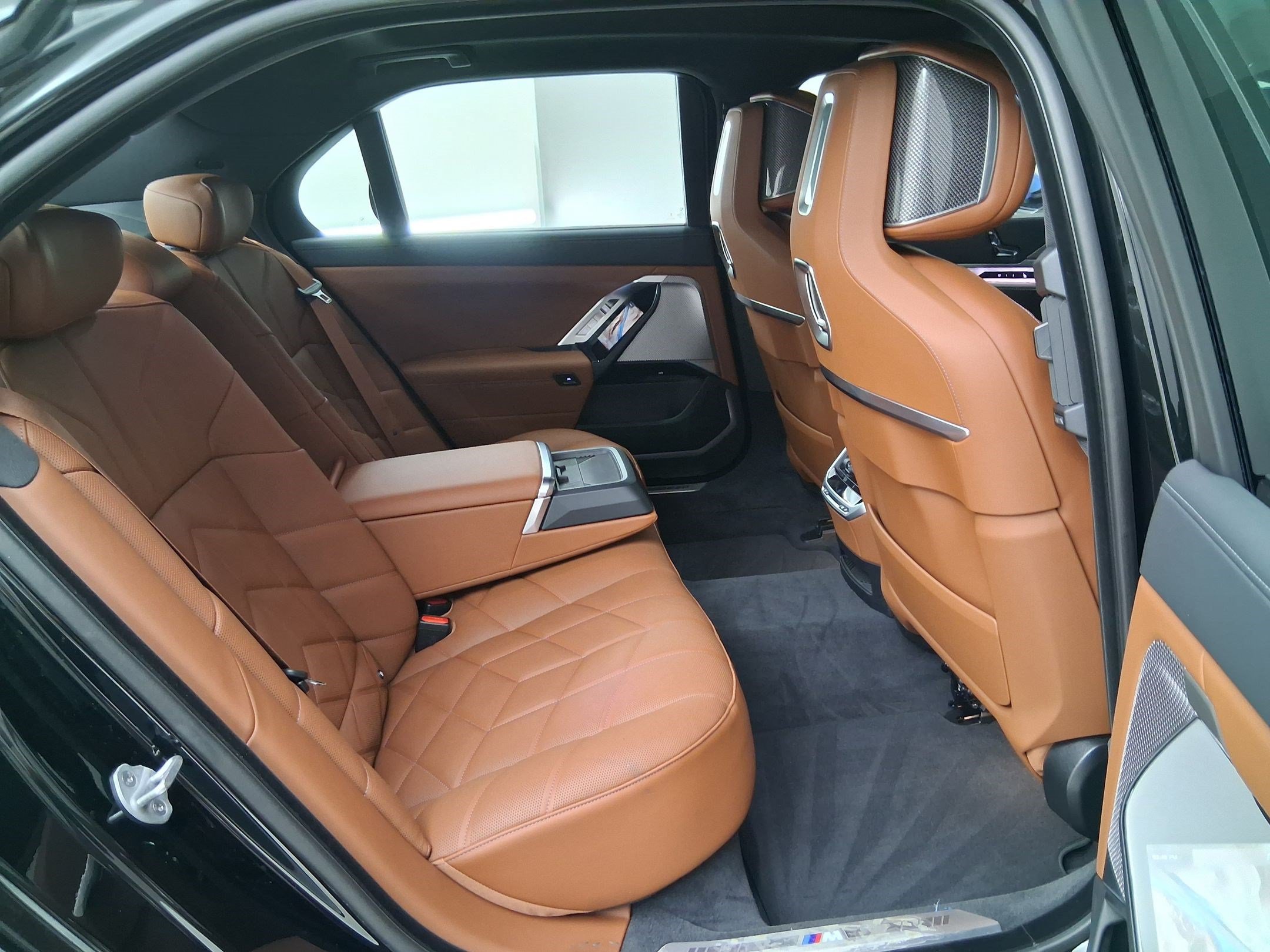 Used 2025 BMW 760i xDrive AWD/4WD image 29