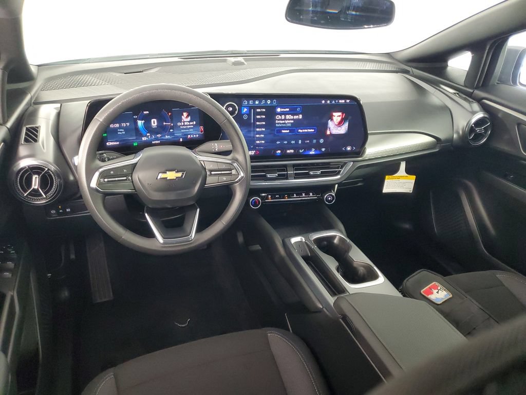 Used 2026 Chevrolet Equinox EV LT FWD image 15