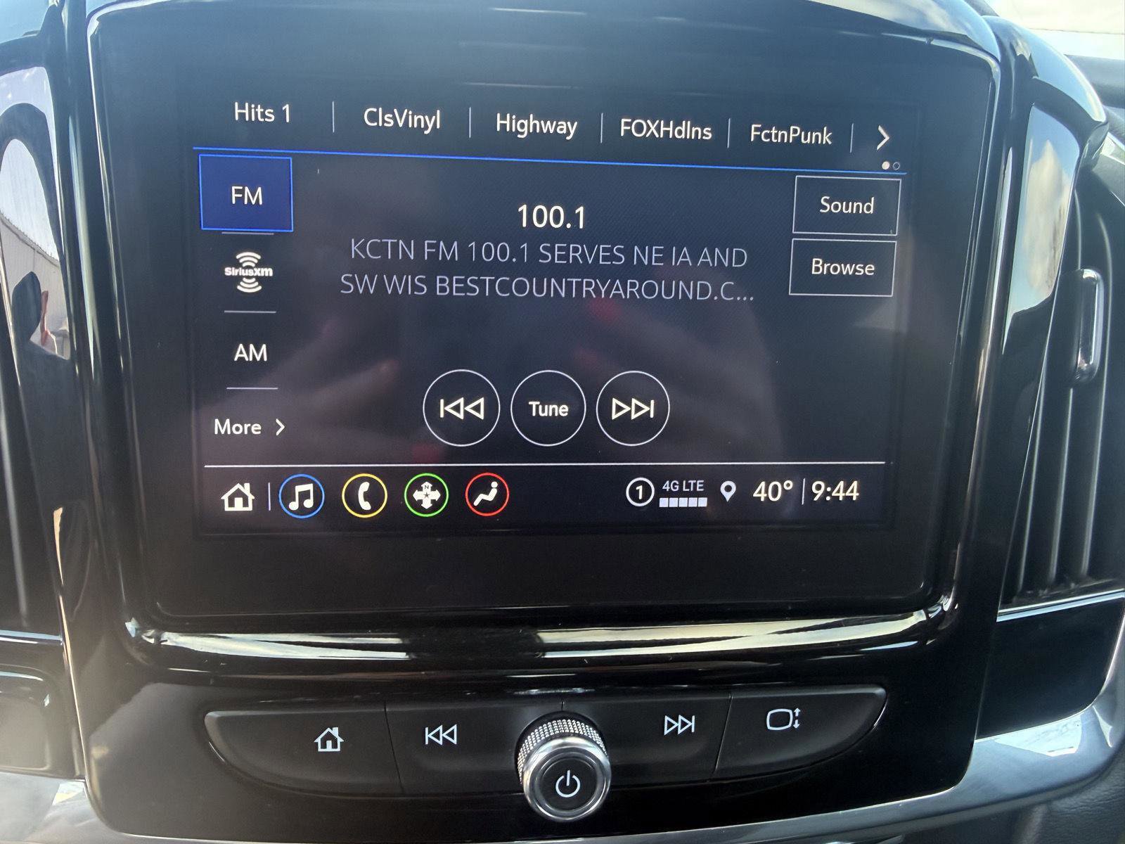 Used 2023 Chevrolet Traverse LT w/ LPO, Floor Liner Package image 16