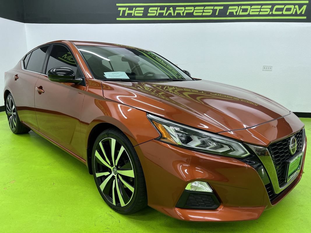 Used 2020 Nissan Altima 2.5 SR w/ Premium Package FWD image 2