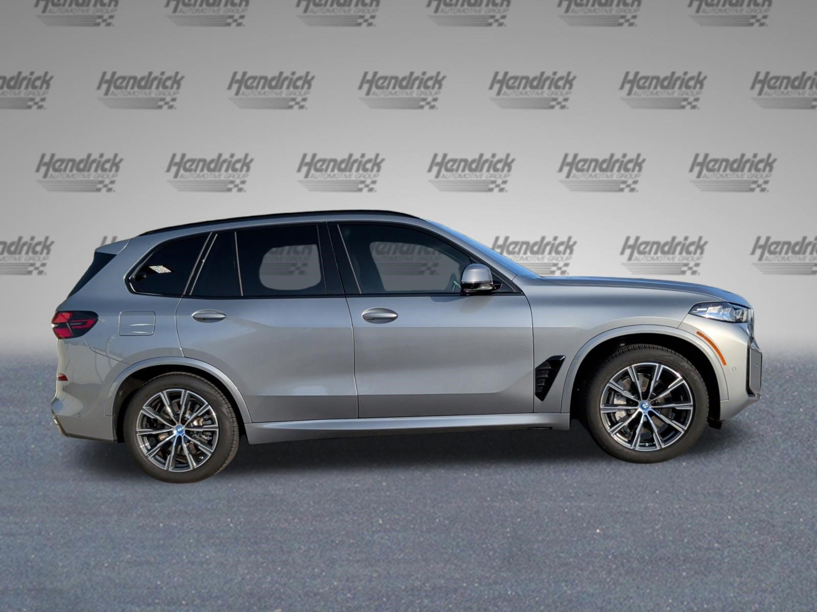 Used 2025 BMW X5 xDrive50e w/ M Sport Package AWD/4WD image 6