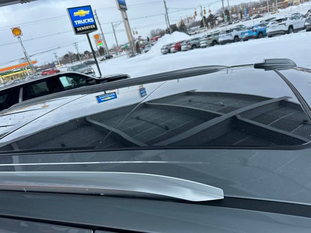 Used 2025 Chevrolet Tahoe High Country image 13