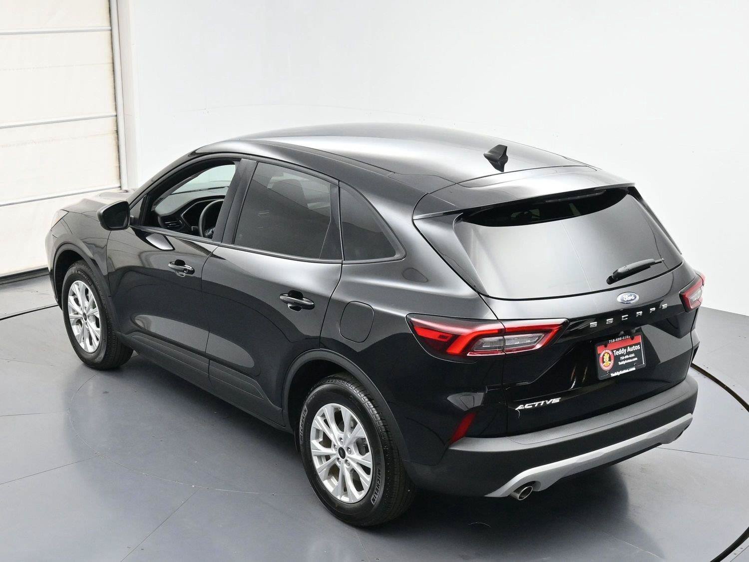 Used 2025 Ford Escape Active FWD image 32
