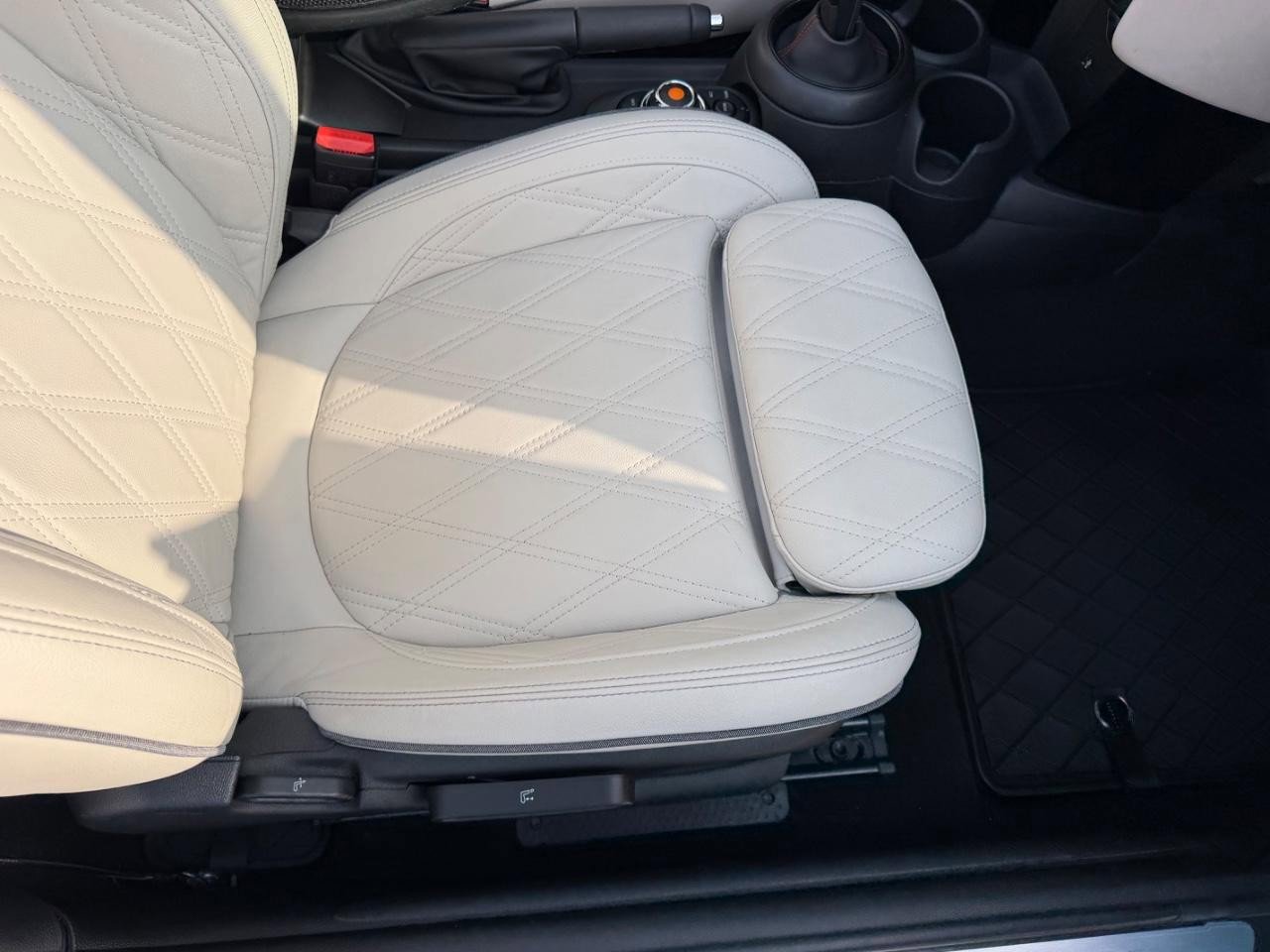 Used 2021 MINI Cooper S w/ Signature Upholstery Package FWD image 28