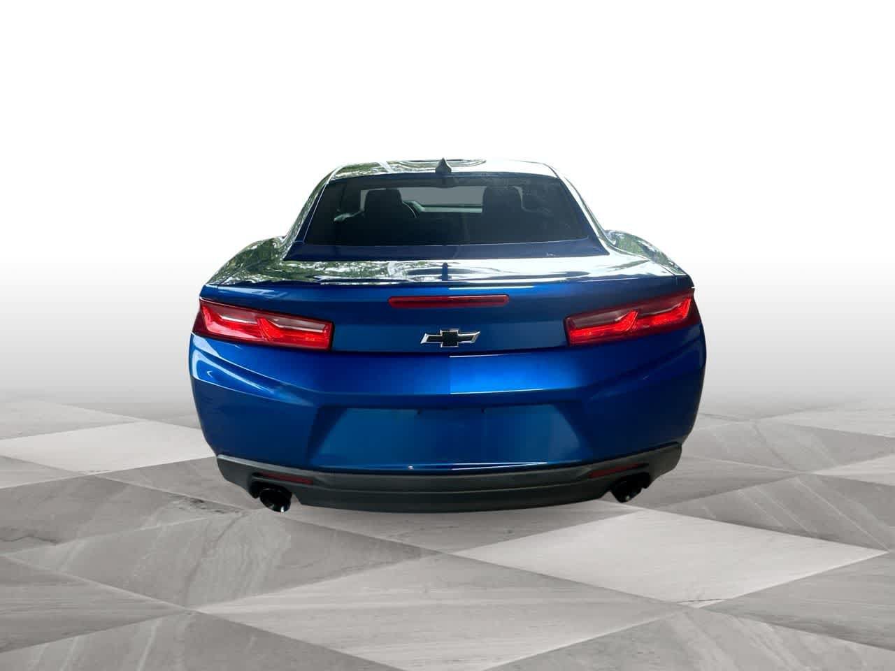 Used 2018 Chevrolet Camaro LT RWD image 7