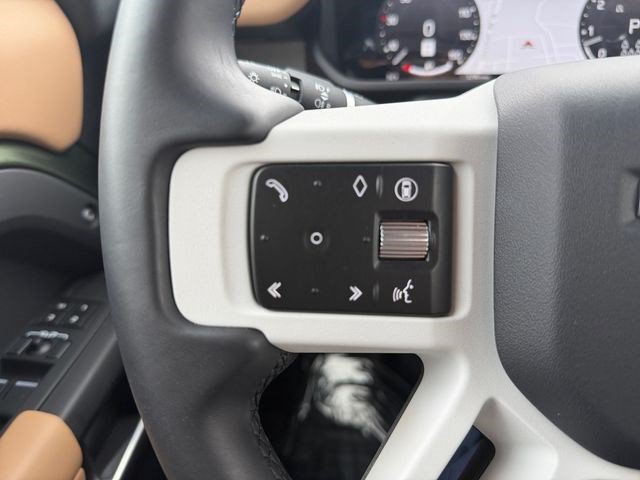 Certified 2026 Land Rover Defender 130 X-Dynamic SE AWD/4WD image 22