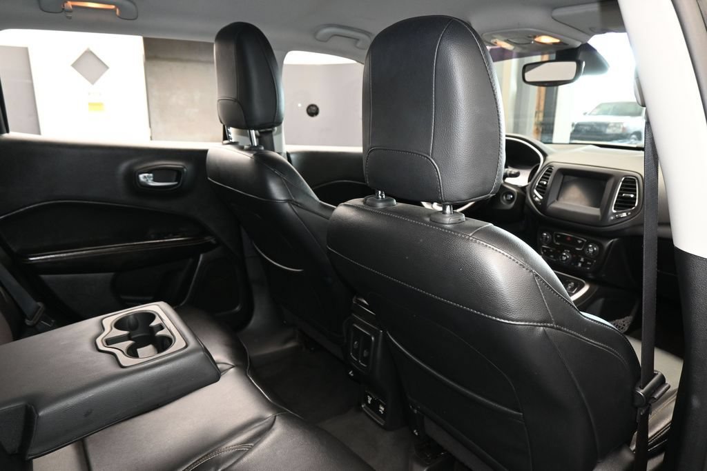 Used 2018 Jeep Compass Latitude w/ Popular Equipment Group AWD/4WD image 42