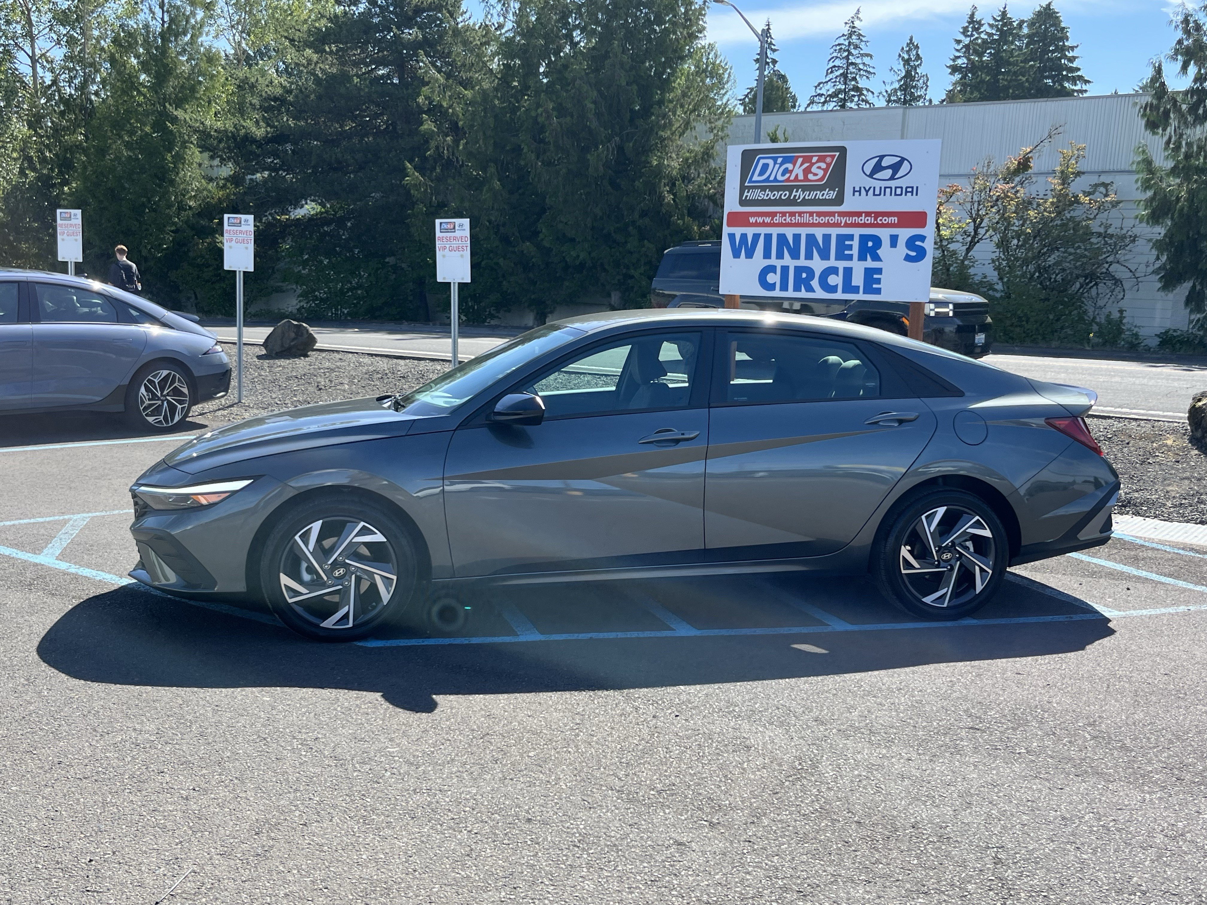 Certified 2025 Hyundai Elantra Hybrid FWD image 2