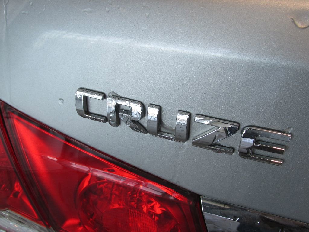 Used 2013 Chevrolet Cruze LT image 10