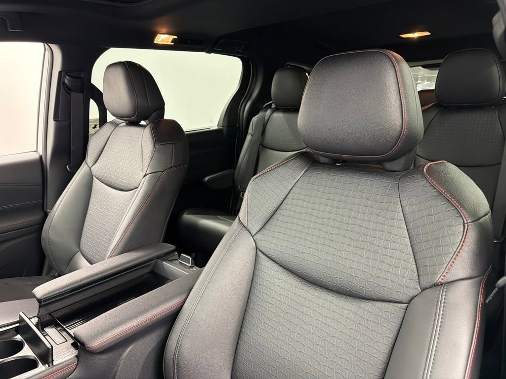 Certified 2026 Toyota Sienna XSE FWD image 24