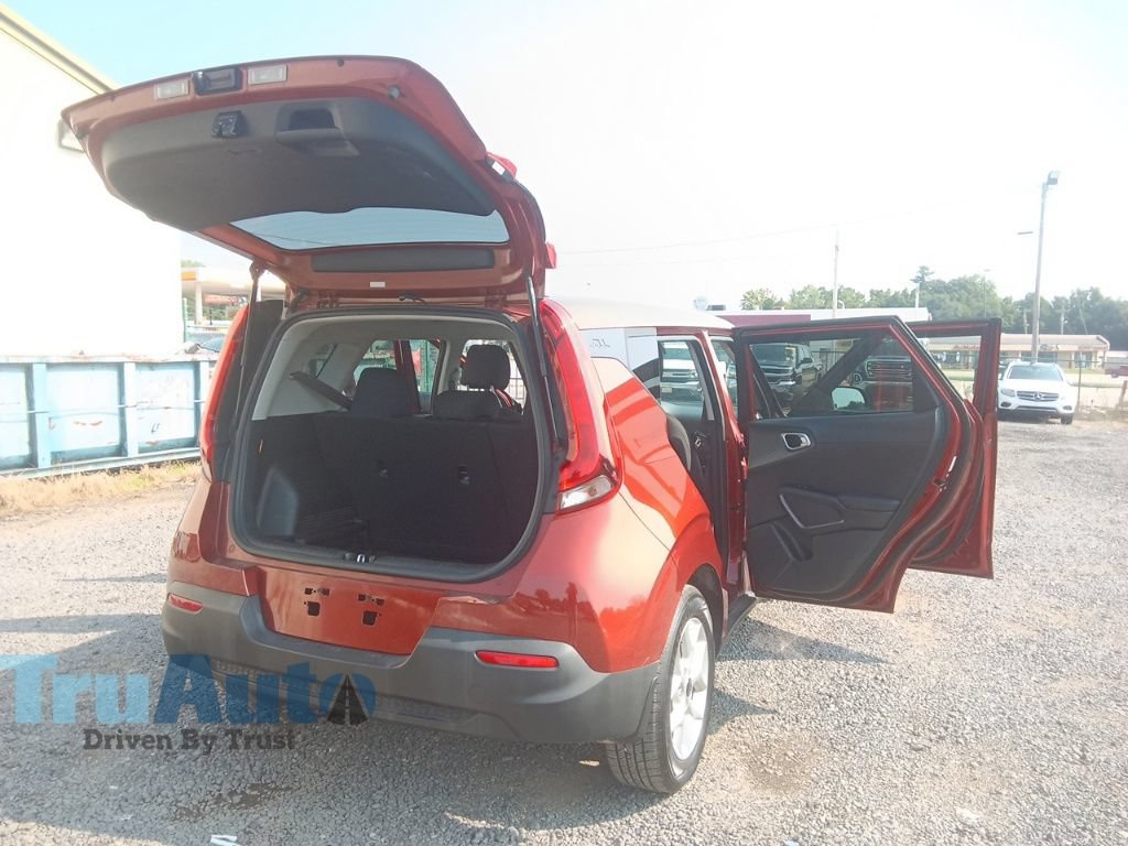 Used 2020 Kia Soul S FWD image 17