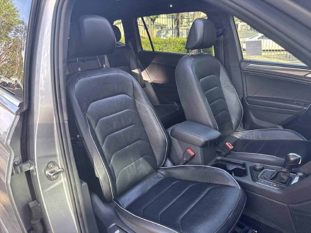Used 2020 Volkswagen Tiguan SEL Premium R-Line AWD/4WD image 28