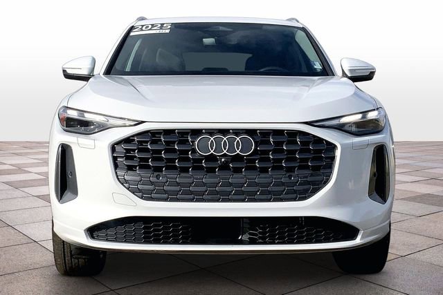 Certified 2025 Audi Q5 Premium w/ Convenience Package AWD/4WD image 3